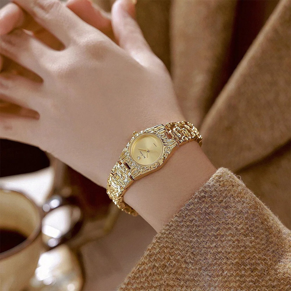Retro Fashion Women's Watch Exquisite Pattern Gold Silver Strap Circular Dial Quartz Wristwatch Accessories Clock Gift_voghion.com