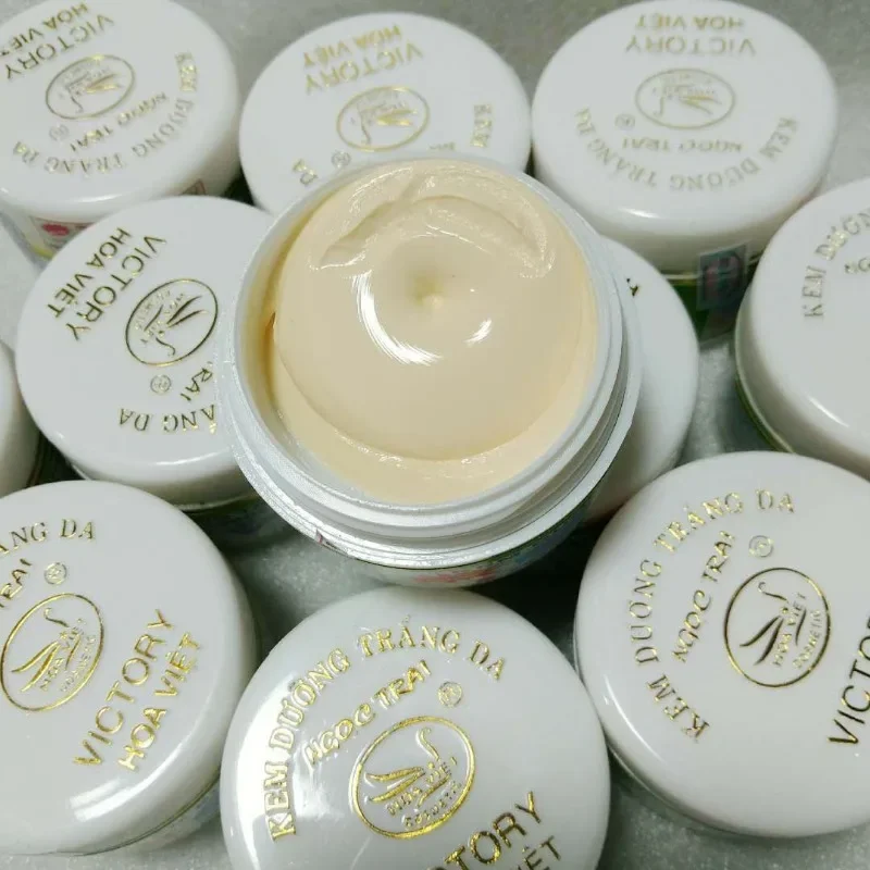 Pearl Cream Brightens Skin Tone, Conceals Blemishes, Deeply Replenishes Water, Whitens and Evens Skin Care Cream for Women