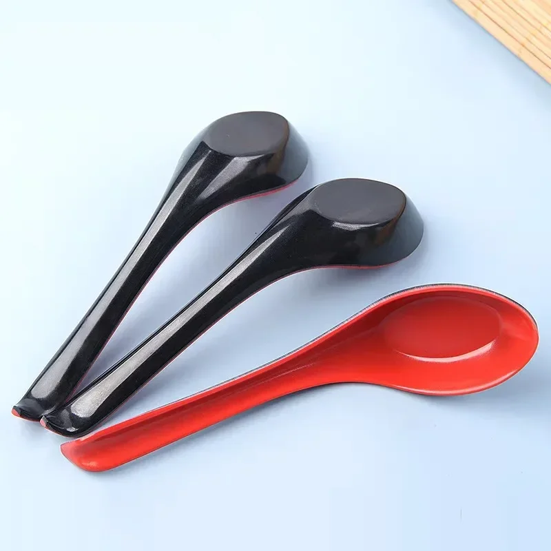 Cucchiaio cinese immagine stock. Immagine di cucina, ceramica - 53392803