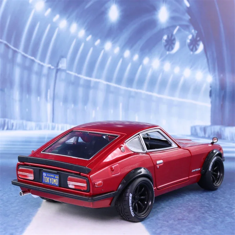 Maisto 1:18 1971 DATSUN 240Z Modified version Simulation