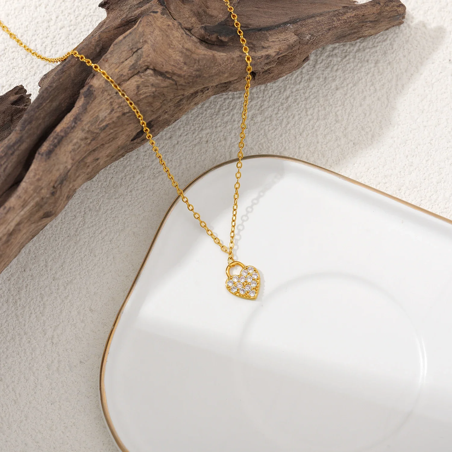 Elegant Mini Lock Love Heart Pendant Neckalce Collarbone Chain Choker Stainless Steel Waterproof Fashion Jewelry Holiday Gift