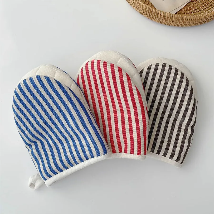 Microwave gloves Cotton linen heat resistant kitchen baking gloves Household steam box oven special kitchen gloves