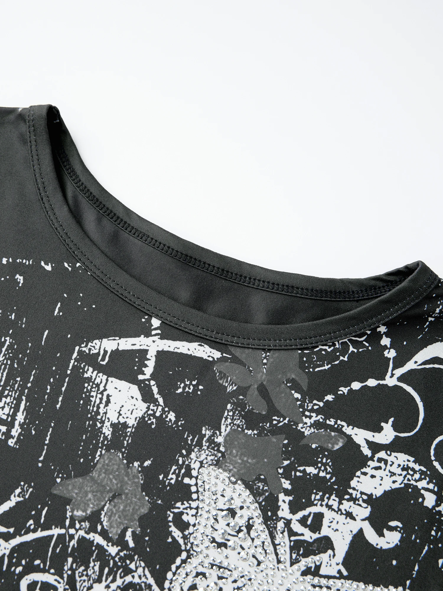 Women Short Sleeve T-Shirts Rhinestone Crew Neck Casual Shirts Summer Fashion  Fit Tops Streetwear