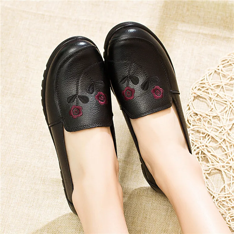 Hot Sale Spring Autumn New Woman Genuine Leather Loafers Women Soft Casual Shoes Female Slip On Ballet Flat Shoes Walking Shoes