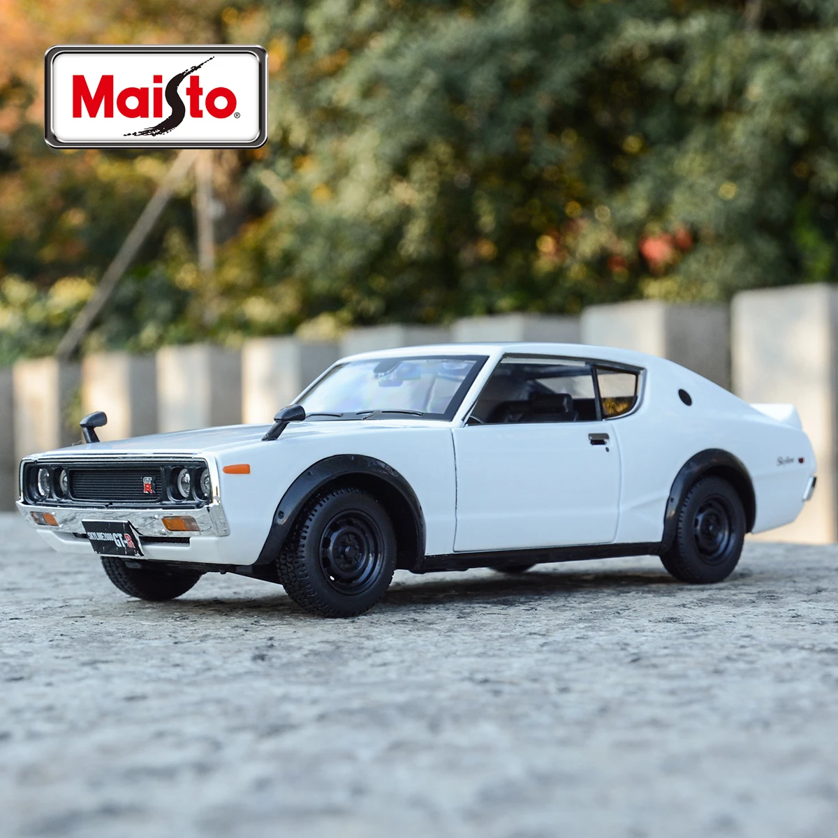 Коллекционная модель автомобиля Maisto 1:24 1973 Nissan Skyline 2000GT-R (KPGC110)