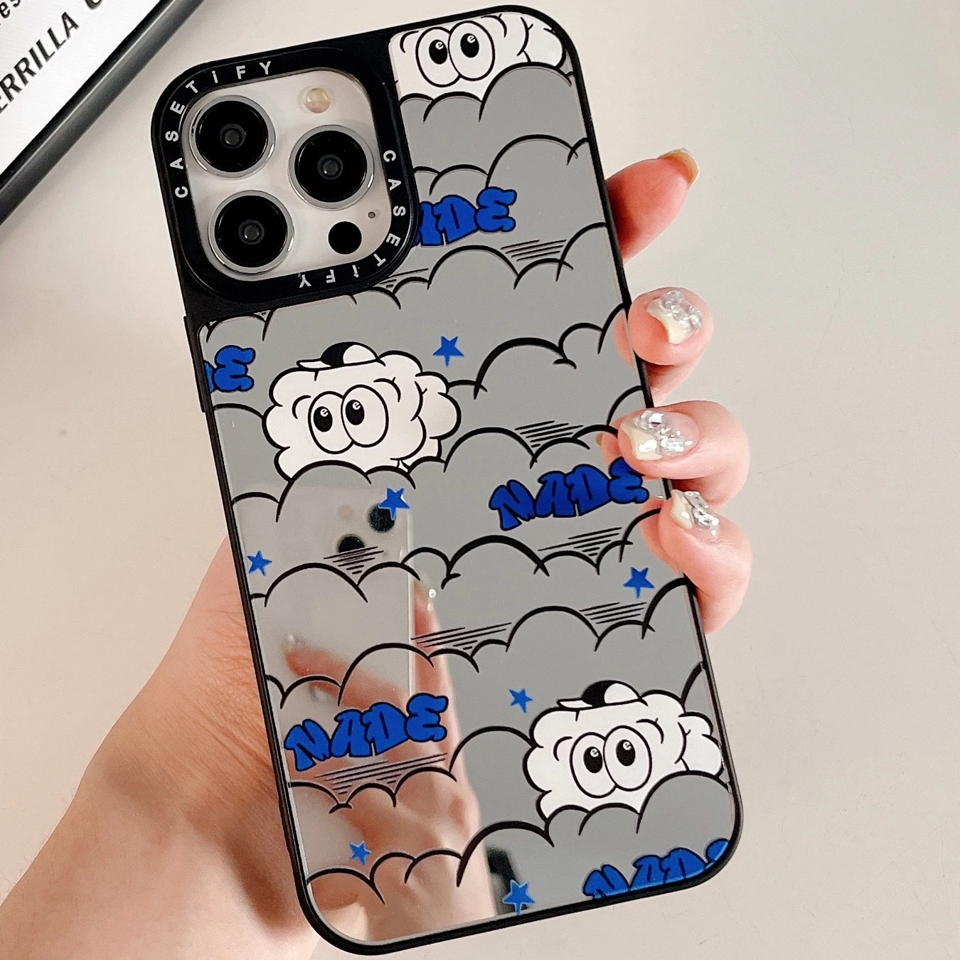 

CASETI Cloud Gallery Pattern Applicable iPhone15PROMAX mobile phone case anti -fall protection hard shell
