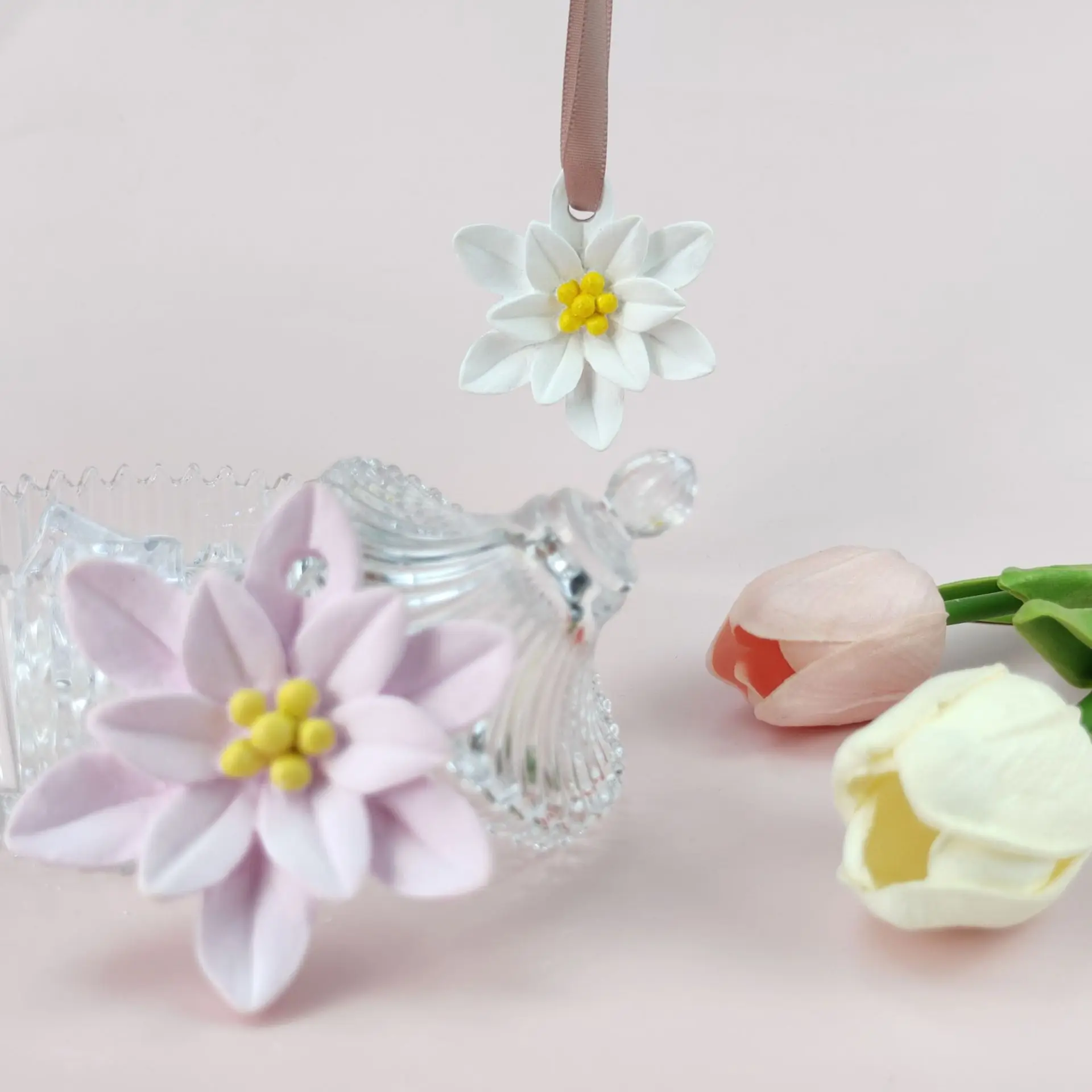 DIY 옷장 아로마 테라피 로터스 몰드 자동차 펜던트, 화이트 수련 확산 향기, 석고 실리콘 몰드 케이크 퐁당 몰드 