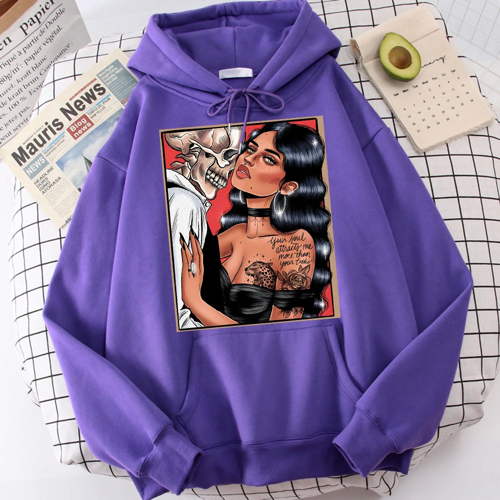 

A Cool Girl With Tattoos Falls In Love With A Skeleton Hoodies Men'S Soft Sweatshirt Sport Hat Rope Top Vintage Warm Hoodie Mens