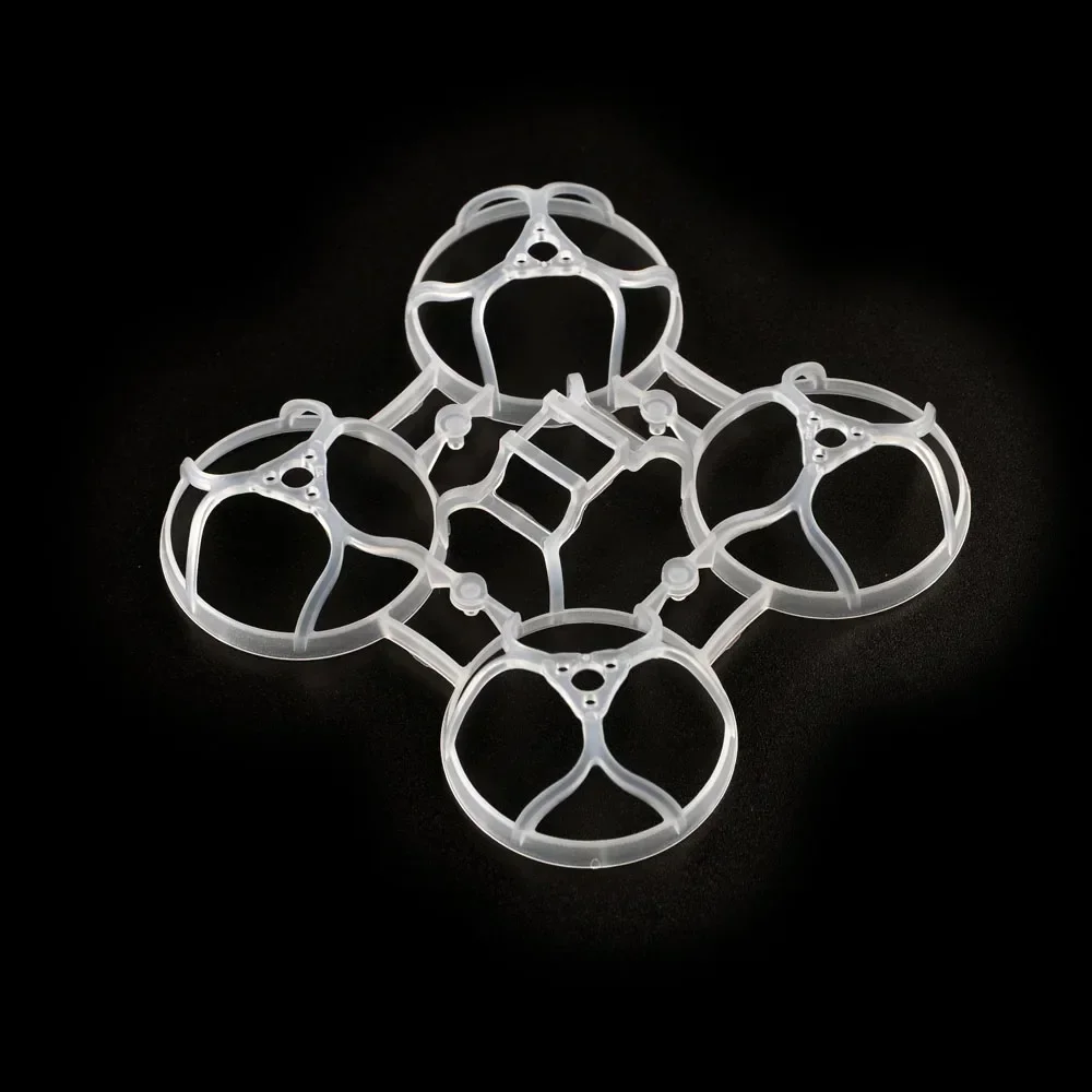 Gros plan sur le cadre Mobula6 2024 ultra léger 65mm pour drone FPV Whoop sans balais, avec vis et entretoises.