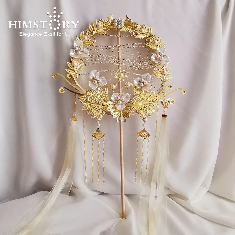 

HIMSTORY Gold Chinese Style Wedding Favors Bride Female Hand Fans Wood Silk Mariage Hanfu Home Desk Fan Bridal Bouquet Fans