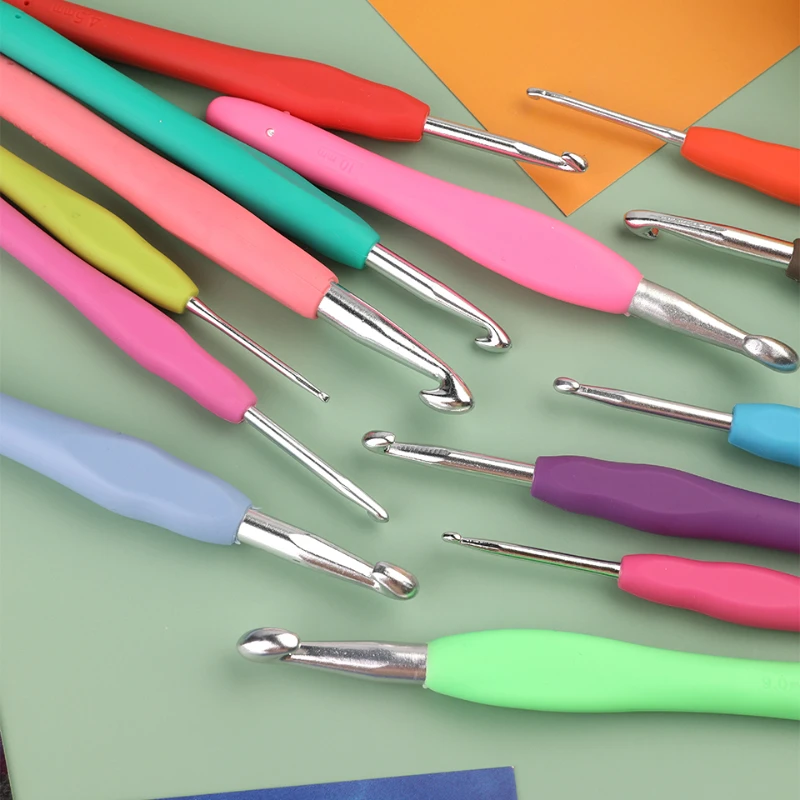 76Pcs crochet kit Crochet Hooks Set Ergonomic Handle Knitting Needles Big Eye Blunt Needles Plastic Sewing Stitch Markers