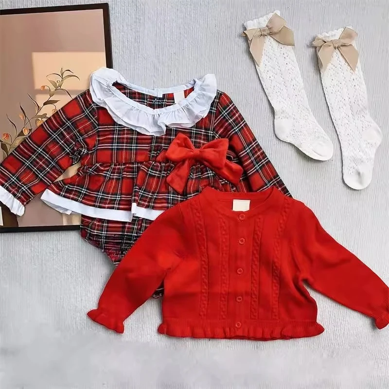 Kinderkleidung im spanischen Stil, Weihnachtselemente, Schleife aus reiner Baumwolle, rot kariert, Furz + Strickjacke + Socken