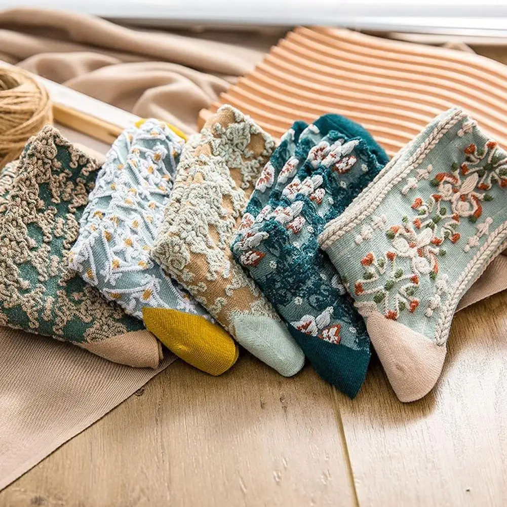 1Pair Vintage Harajuku Retro Embroidery Spring Woman Japanese Kawaii Cute Socks Ethnic Lolita Lace Flower Crew Fashion