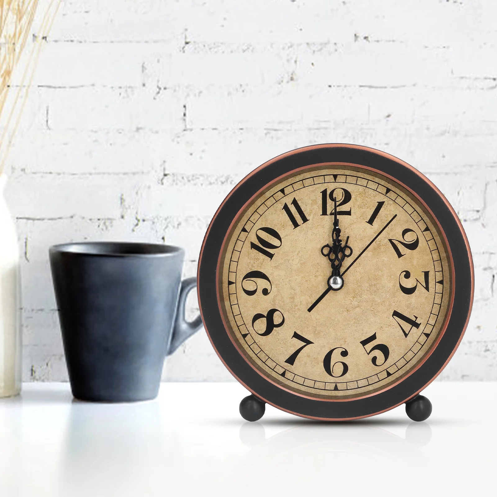 Desk Clock Retro Style Easy Identification Silent Ticking Nonradiative High Accuracy Battery Alarm Clock For Home Office