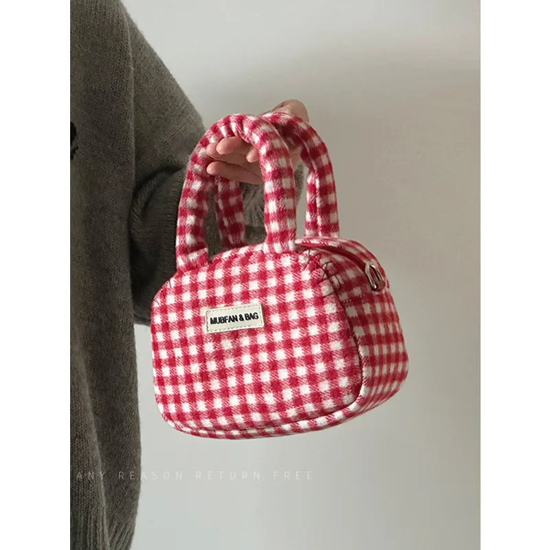 Autumn And Winter Sweet Cool Crossbody Bag For Women 2025 New Versatile Red Checkered Plush Cute Christmas Handheld Shoulder Bag