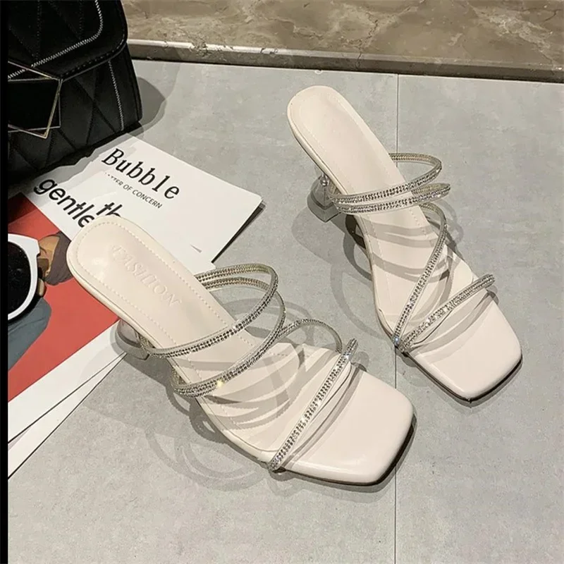 Oversized women's slippers, fashionable rhinestones, wine glasses, sandals, square toe sandals on the outside