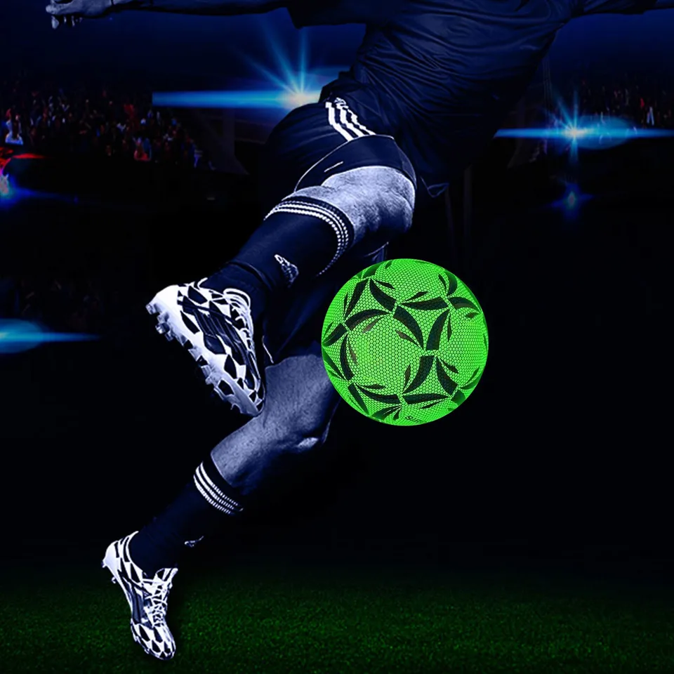 Calcio luminoso riflettente: calcio illuminato per bambini e adulti, ideale per sport notturni | Sfera di illuminazione resistente alle intemperie per divertimento all'aperto, regalo di calcio