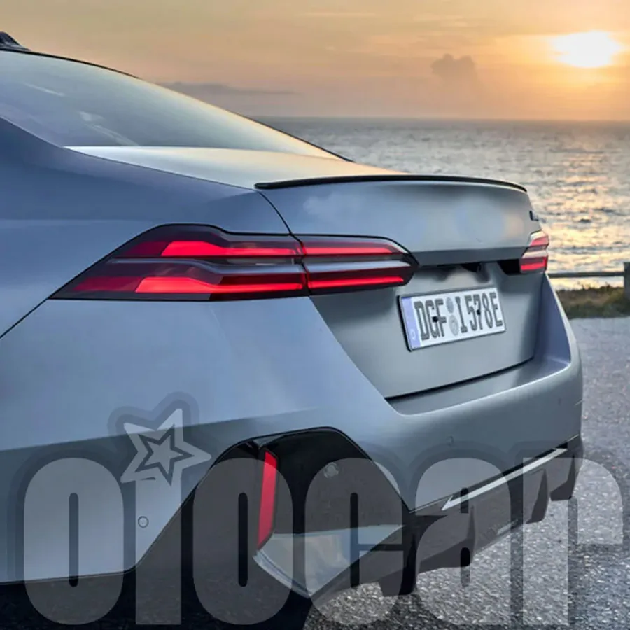 Spoiler posteriore in carbonio a secco stile PSM di oiomotors per G60 Serie 5 G90 M5