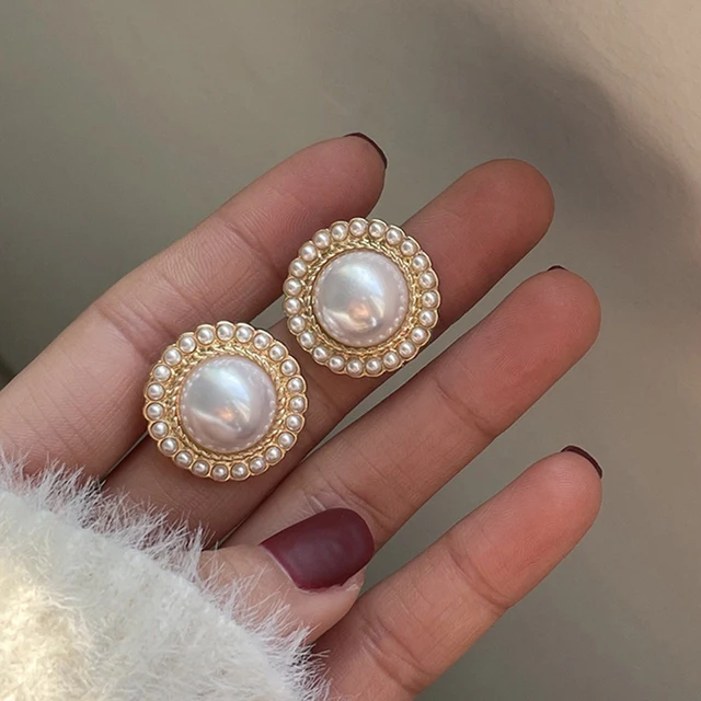 Boucles d'oreilles Vintage en forme de cercle pour femmes, bijoux baroques en perles, couleur or, clip rond, tempérament élégant, cadeaux de fête, nouvelle collection