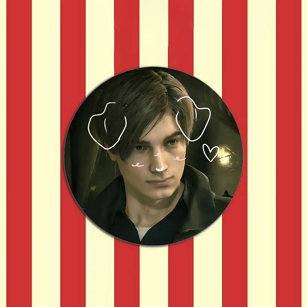 Süße H-Leon Kennedy-S Abzeichen Weißblech Soft Button Pin Brosche Metall Abzeichen Custom Schmuck Zubehör Hut Tasche Revers – Detail 19