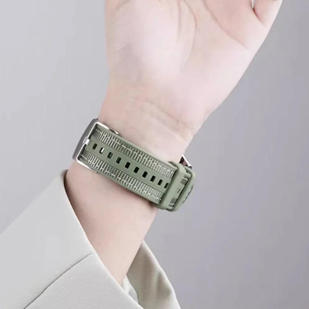 Premium Adjustable Nylon + Silicone Watch Strap, 22mm Bracelet Correa