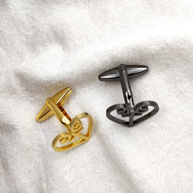 남성을 위한 하트의 매력: 세련된 고급 커프스 단추