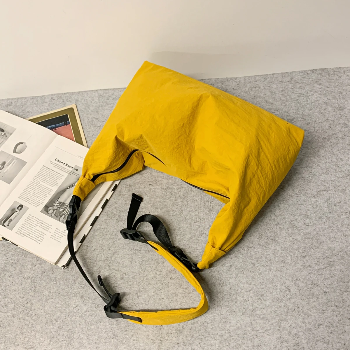 Original Design Japanese and Korean Style Commuter Thick Canvas Single-Shoulder Simple Casual Versatile Student Large-Capacity Tote Bag for Work, Class, and Shopping