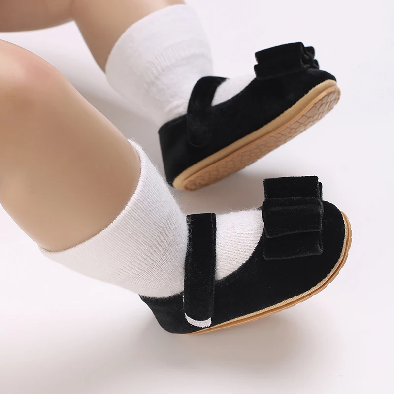 Flache Schuhe für Neugeborene im Frühling und Herbst, niedliche Prinzessinnenschuhe mit Samtschleife, rutschfeste Erstschritt-Schuhe mit weicher Sohle für Mädchen – Detail 9