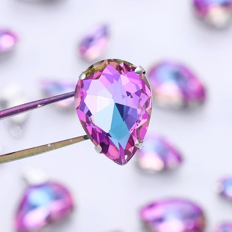 Bunte Multi-Shape-Glas-Strasssteine in verschiedenen Größen mit flacher Rückseite und aufgenähten Kristallen für Hochzeitskleid-Accessoires – Detail 6