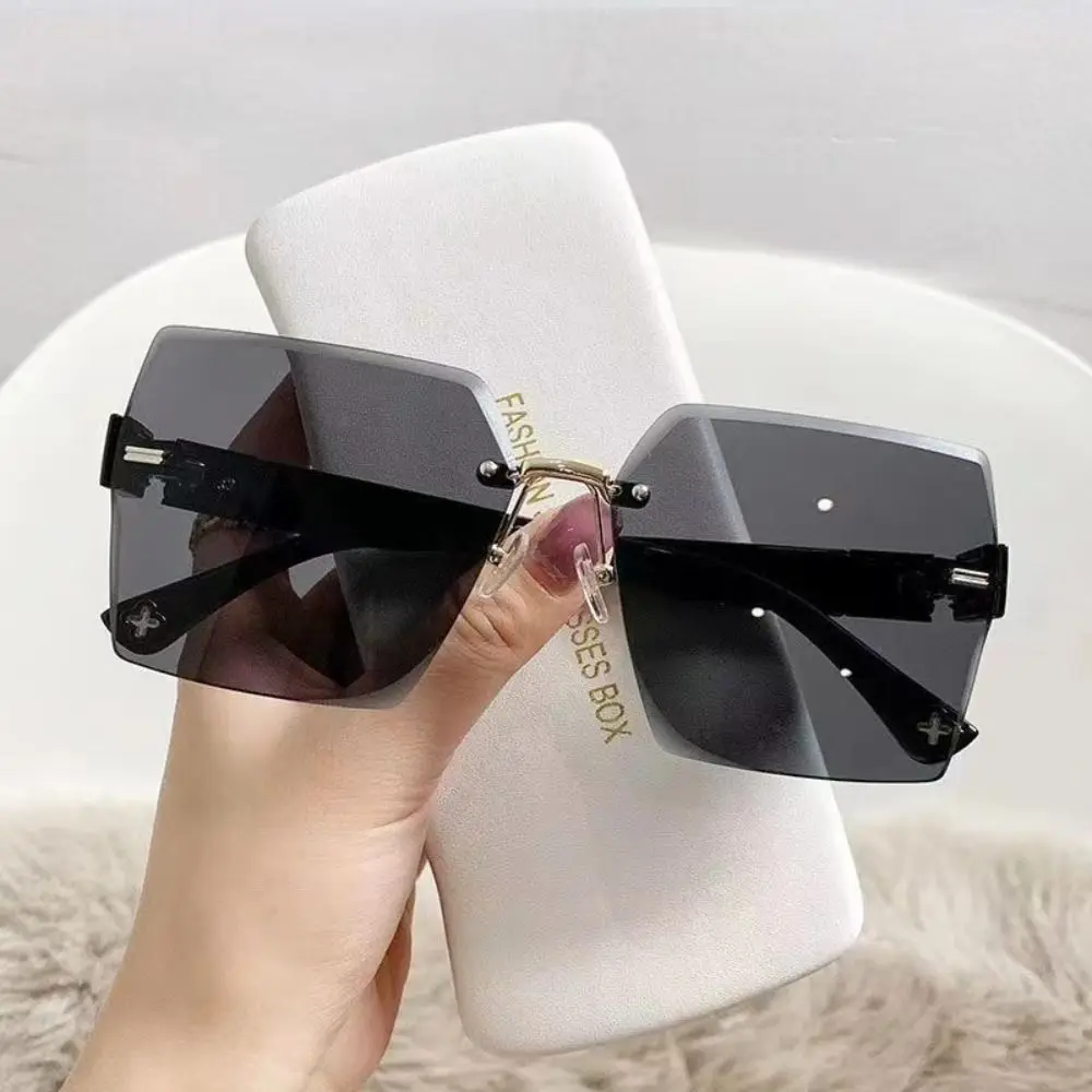New UV400 Rimless Sunglasses Vintage Summer Gradient Sunglasses Women Shades for Unisex Fashion Luxury Retro Ladies Eyeglasses - Image 2