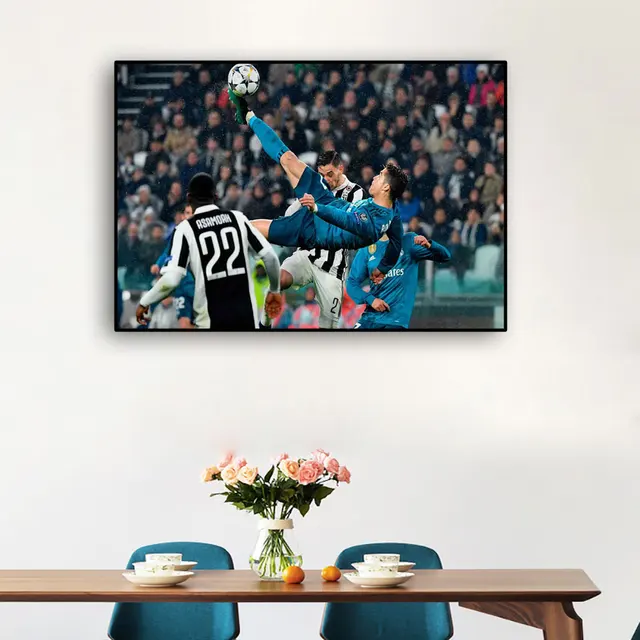 축구 경기의 스릴과 흥분을 포착한 현대적인 축구 벽 아트 포스터