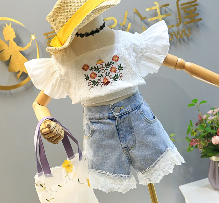 

Летний Тонкий костюм с цветочным украшением, топ на бретельках + джинсовые шорты, комплекты одежды из 2 предметов, детская одежда, костюмы для девочек