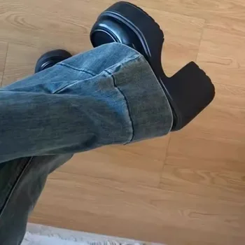 أحذية جلدية ريترو بكعب عالٍ عصرية 1