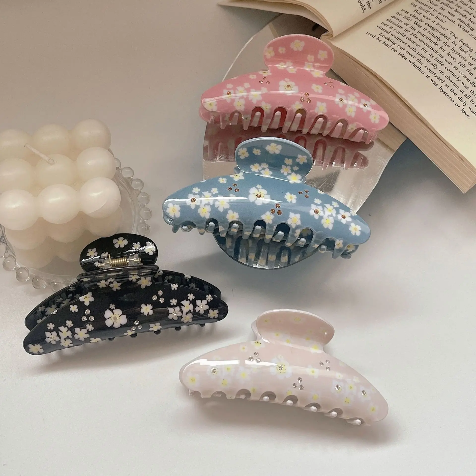 

New Korean Fashion Cambered 10.5CM Daisy Flower Hair Clip Claw For Sweet Girls Acetic Acid Shark Clip Hair Accessorie