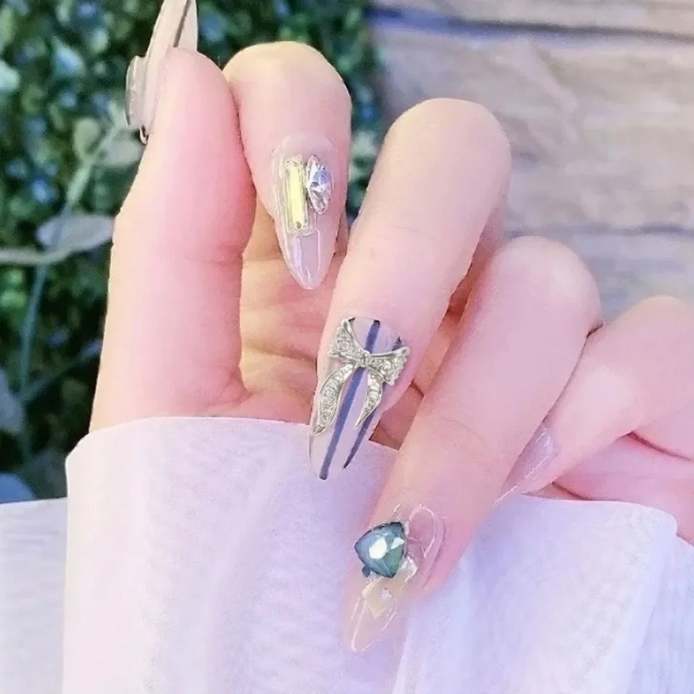 20pcs 활 네일 매력 매니큐어 액세서리에 대 한 골드 실버 네일 장식 DIY 매력 리본 3D 라인 석 네일 부품 도구