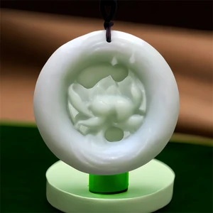 Natural Real Jade Lotus Pendant Necklace Talismans Fashion Vintage Carved Jewelry Luxury Amulet Designer Gemstones