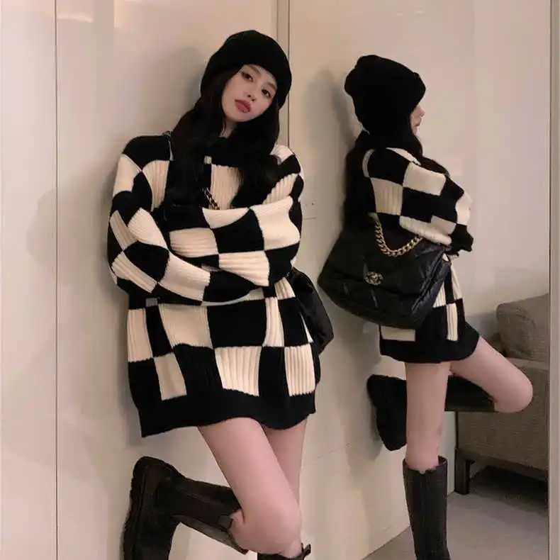 

2024 Winter Black White Plaid Sweater for Female Students Long Lantern Sleeve O-Neck Woman Knitting Pullovers Lady Knitwear Coat