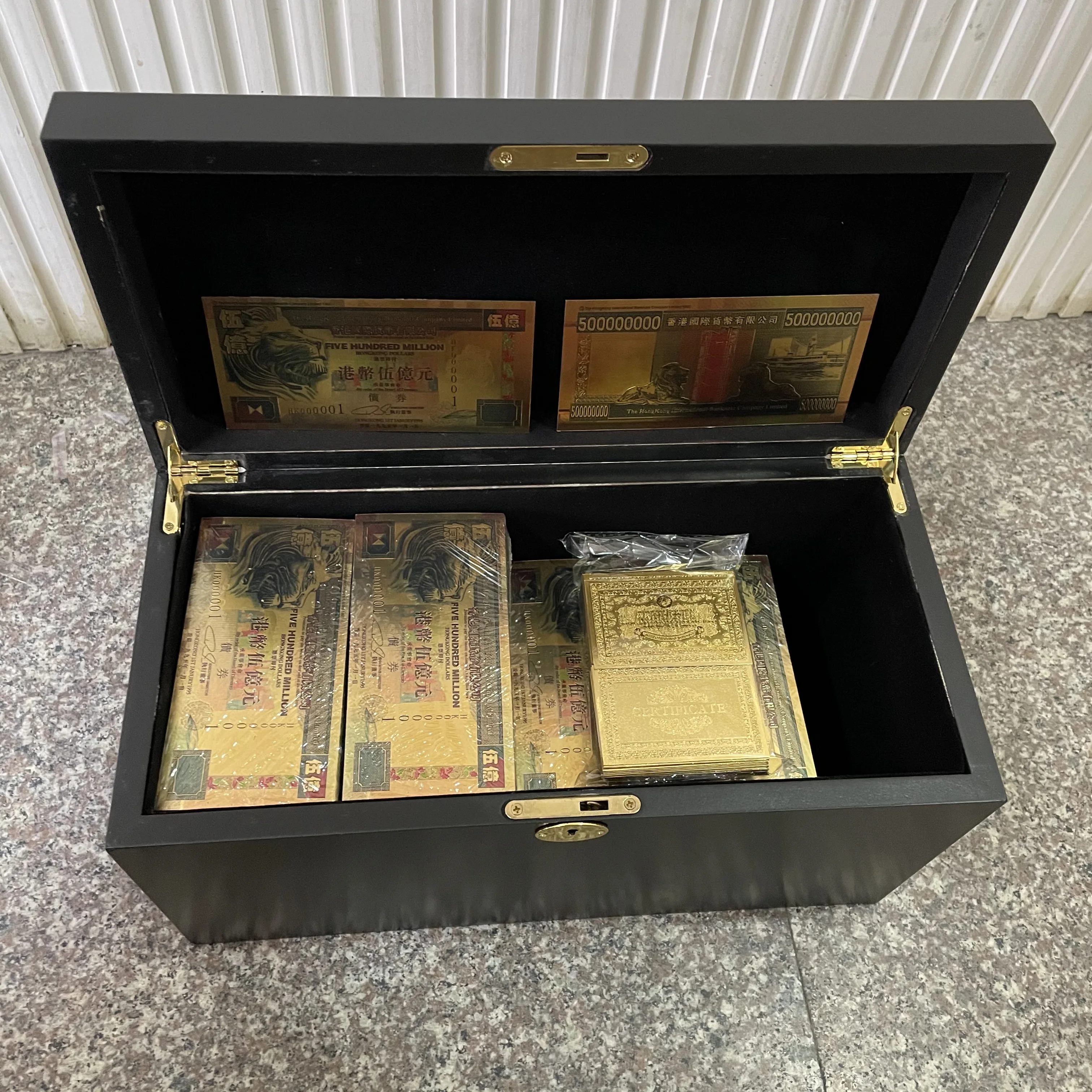 

1000 pcs/lot Chinese FIVE HUNDRED MILLION HONGKONG DOLLARS Colored Gold Lion Banknote with box for nice gift
