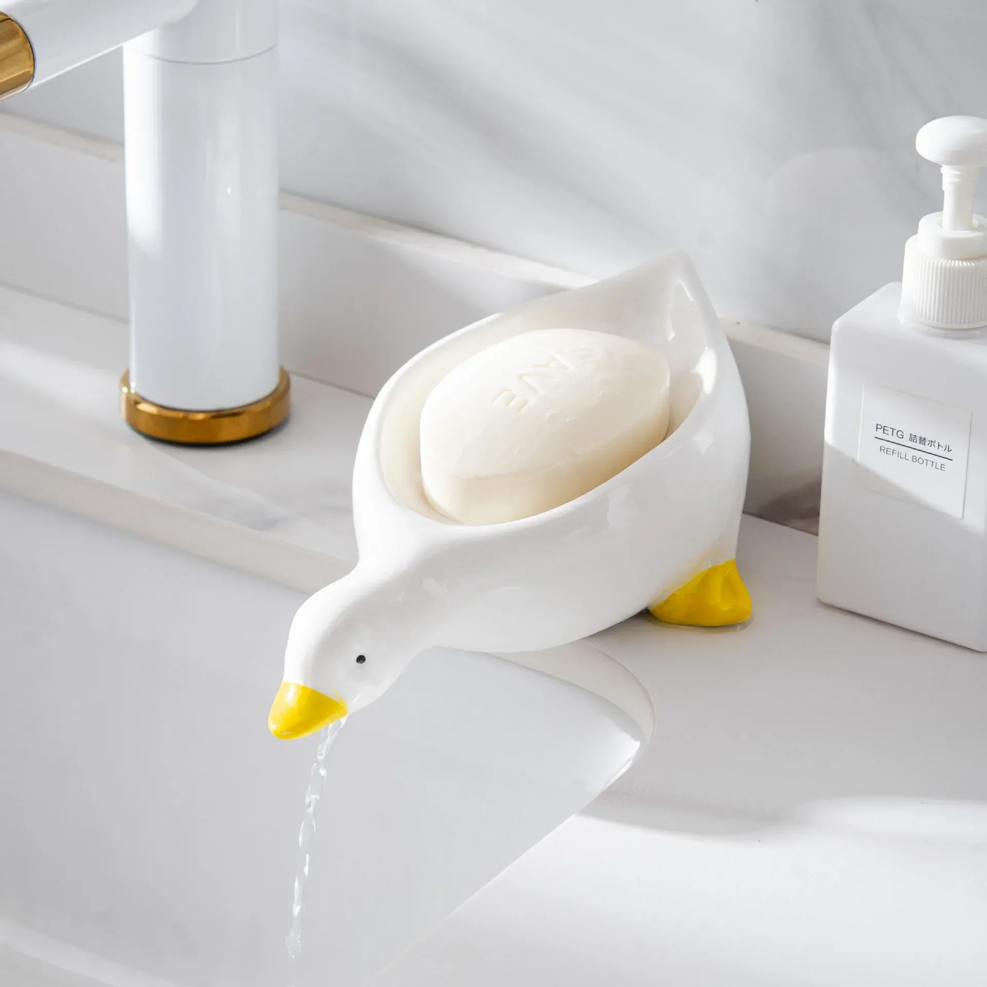 

Cartoon Creative Ceramic Soap Box Cute Duck Shape Soap Dish Storage Rack Drainable Soap Holder Container Bathroom Accessories