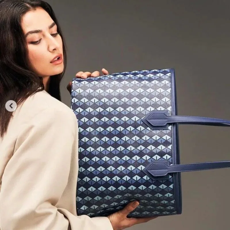 حقائب يد نسائية أصلية من علامات تجارية فاخرة، بتصا...