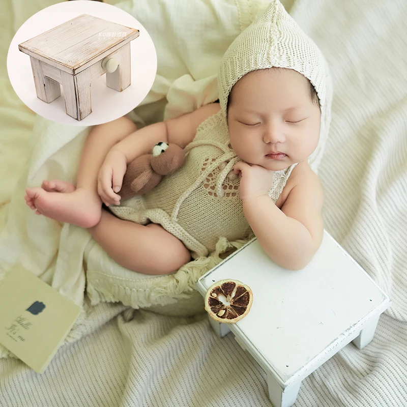 Puntelli da tavolo per fotografia neonato Mini tavolo da tè retrò in legno Sgabello rotondo Accessori per studio di decorazione per riprese per bambini con luna piena - immagine 5