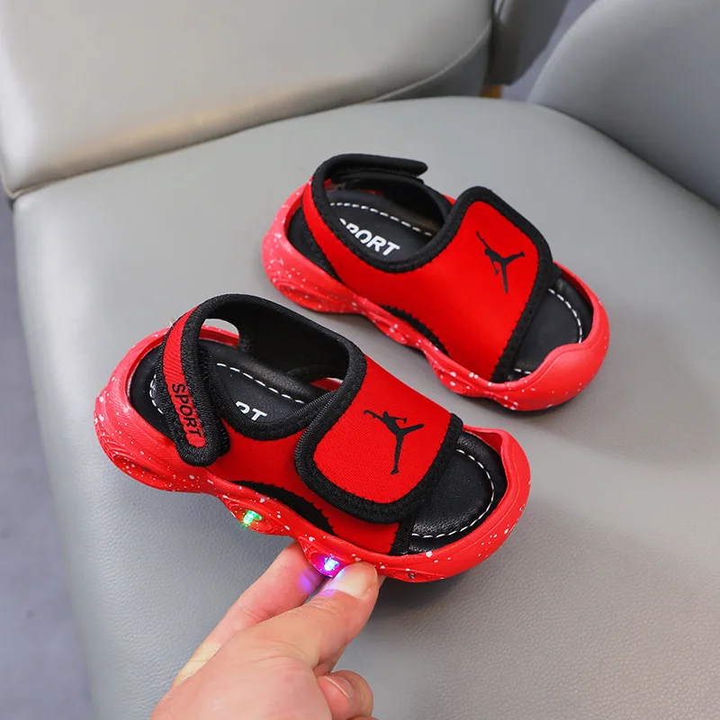 2024 Fashion New Brands LED Lighted Baby Casual Shoes Glowing Cute Infant Tennis Glowing Leisure Toddlers Girls Boys Sandals 4