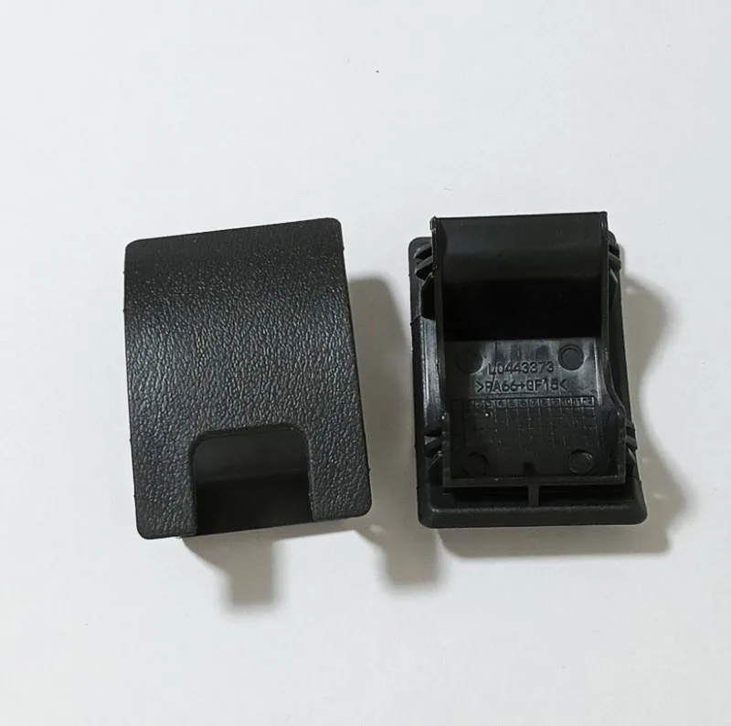 1pcs For NISSAN New QASHQAI-Rear Child Safety Seat Cover Seat Buckle ISOFIX Cover child seat anchor cover