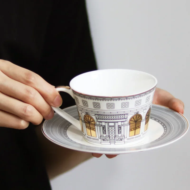 

Swan Castle European high-end ceremonial bone china cup and saucer high-end gold tracing handle Roman architecture coffee cup se