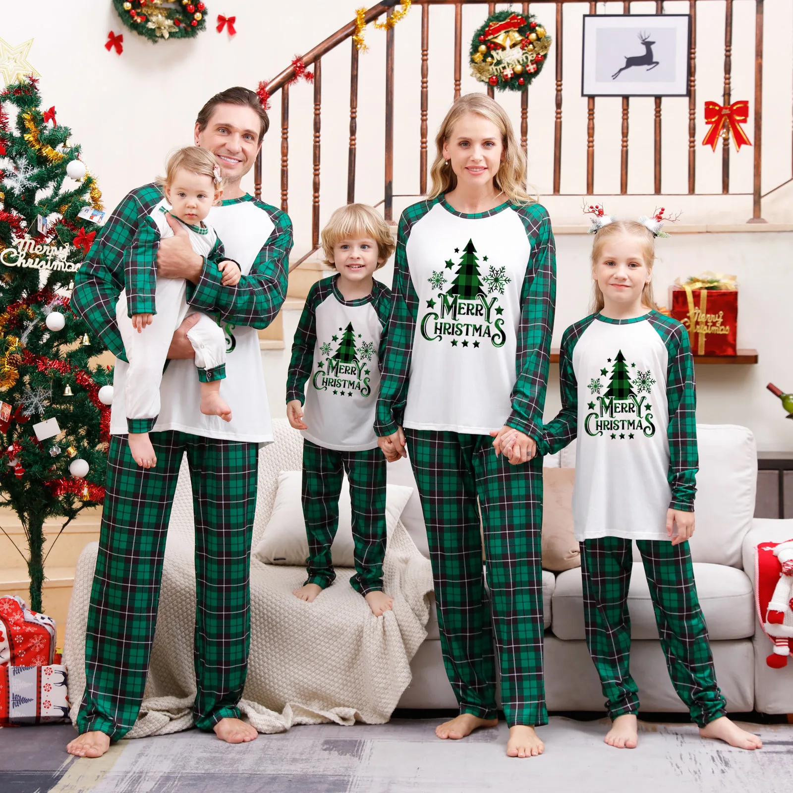 thumbnail image 1 of Conjuntos familiares a juego para Navidad, pijamas de 2 piezas para mamá, papá e hijos, mamelucos para bebé, ropa de dormir informal y holgada, pijamas de aspecto familiar para Navidad, 1 of 5