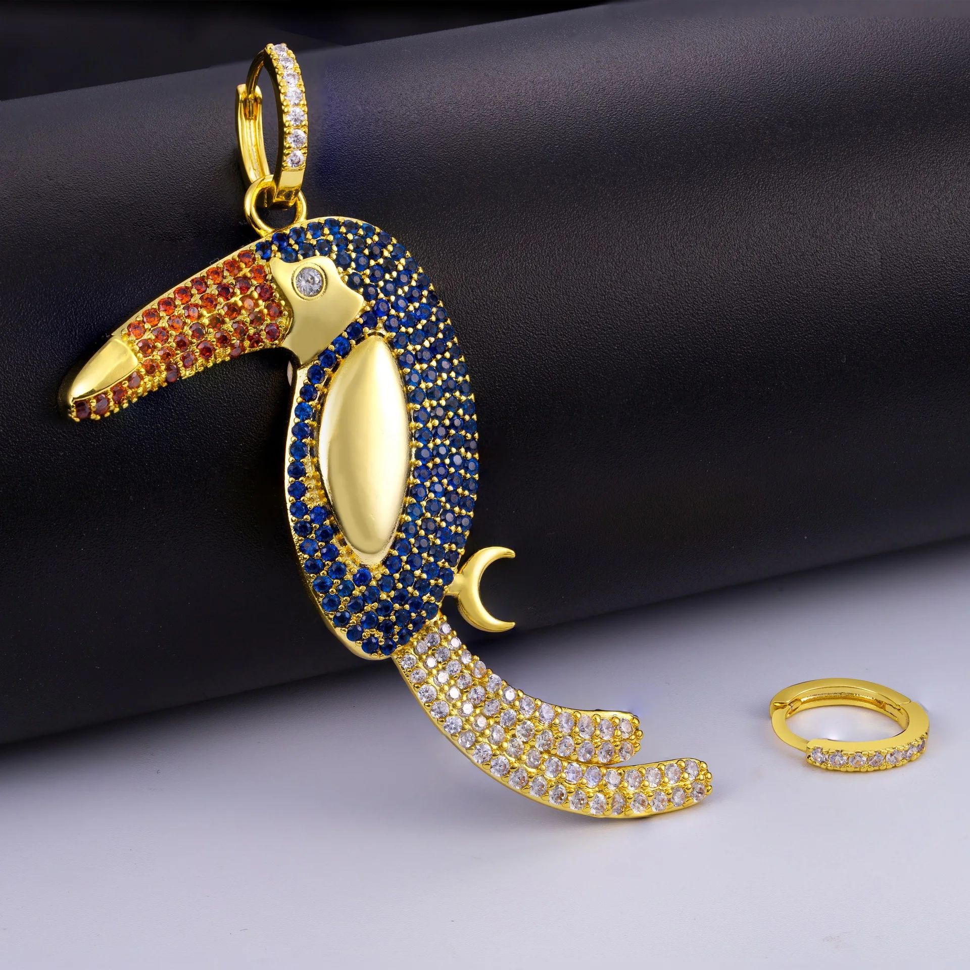 

Оригинальный дизайн Европейский Американский женский тропический бигбилл инсет Циркон роскошный темпераментный атмосферный Стандартный