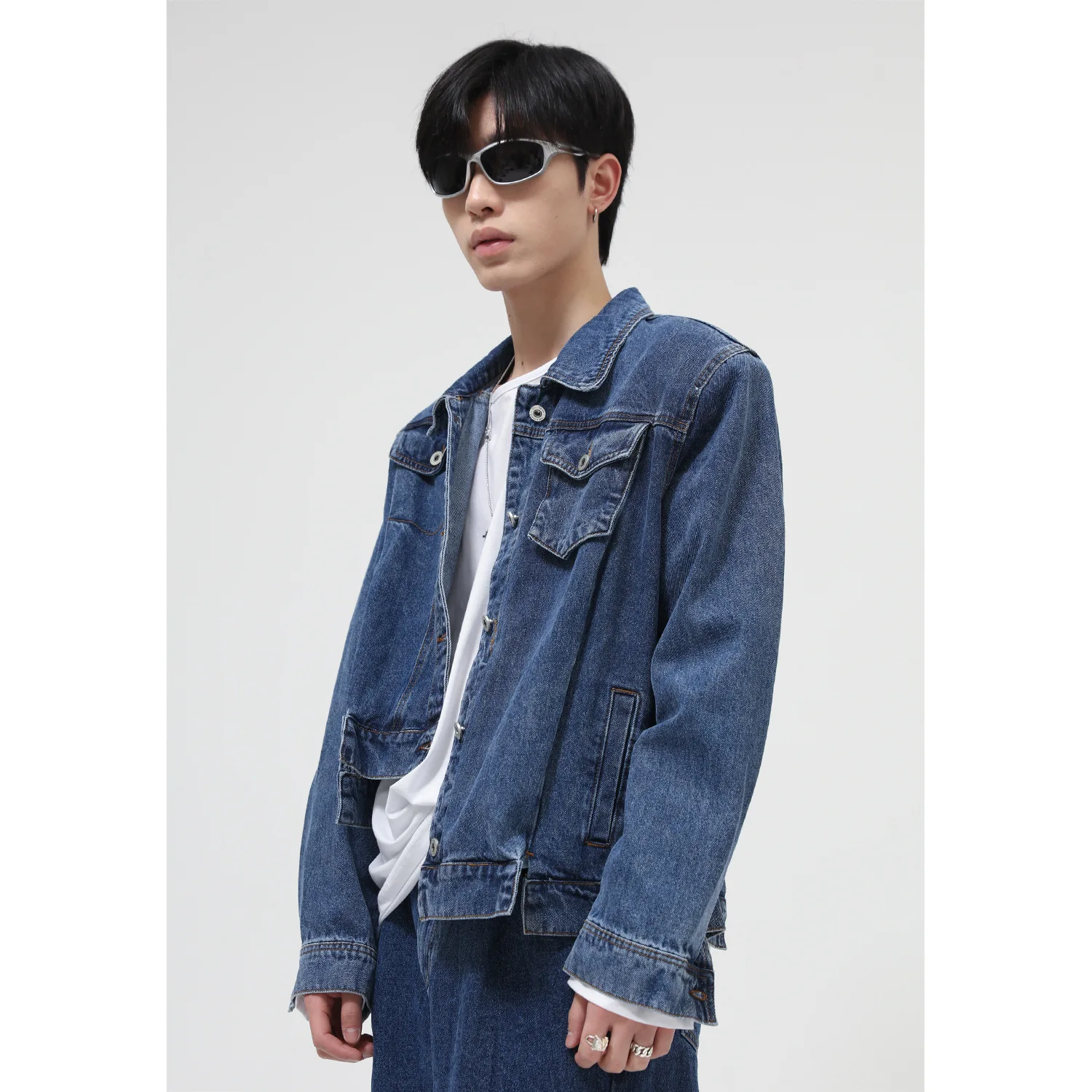 Men's Korean Version Irregular Design Sense Shoulder Pads Short Jeans Jacket Men's Fashion New Style Denim Jacket Streetwear