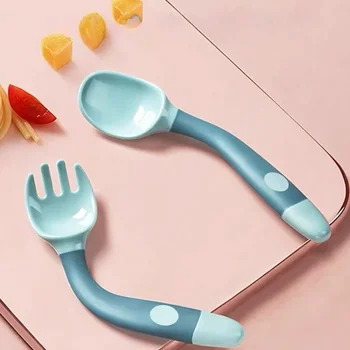 Set di cucchiaio e forchetta per bambini, in silicone morbido e flessibile, kit di posate per l'allenamento all'autoservizio dei più piccoli, 1 pezzo