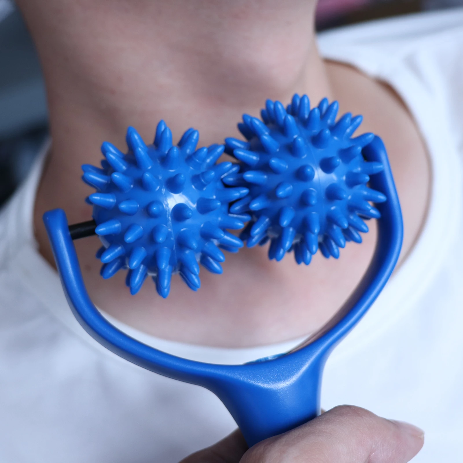 2 Roller in 1-Handheld Trigger Point Acupuncture Reflexology Spiky Massage Balls Massager Roller Full Body Soreness Relief massage tool ball massager muscle massager roller massager massage roller