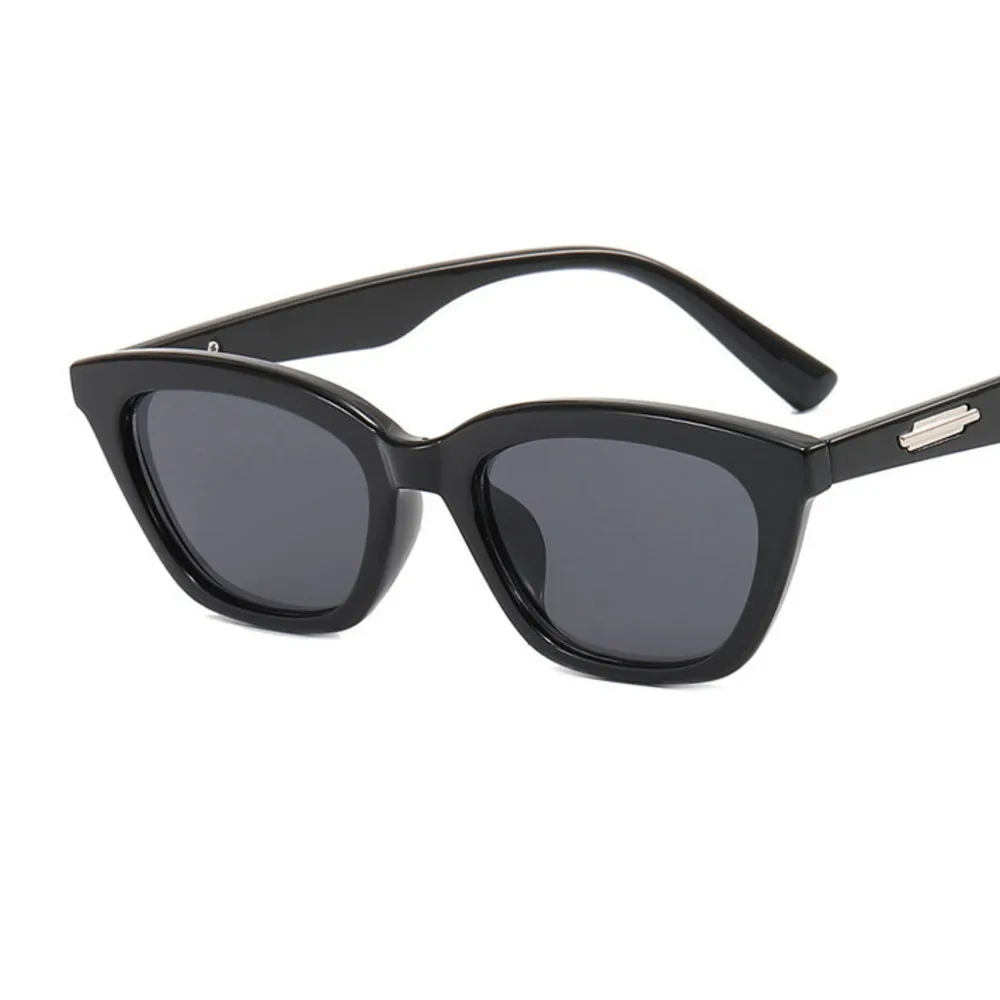 2024 Nuovi occhiali da sole Wang Jia'er Same Style Bar Bounce Cat Eyes Protezione solare e protezione UV Occhiali da sole avanzati_voghion.com